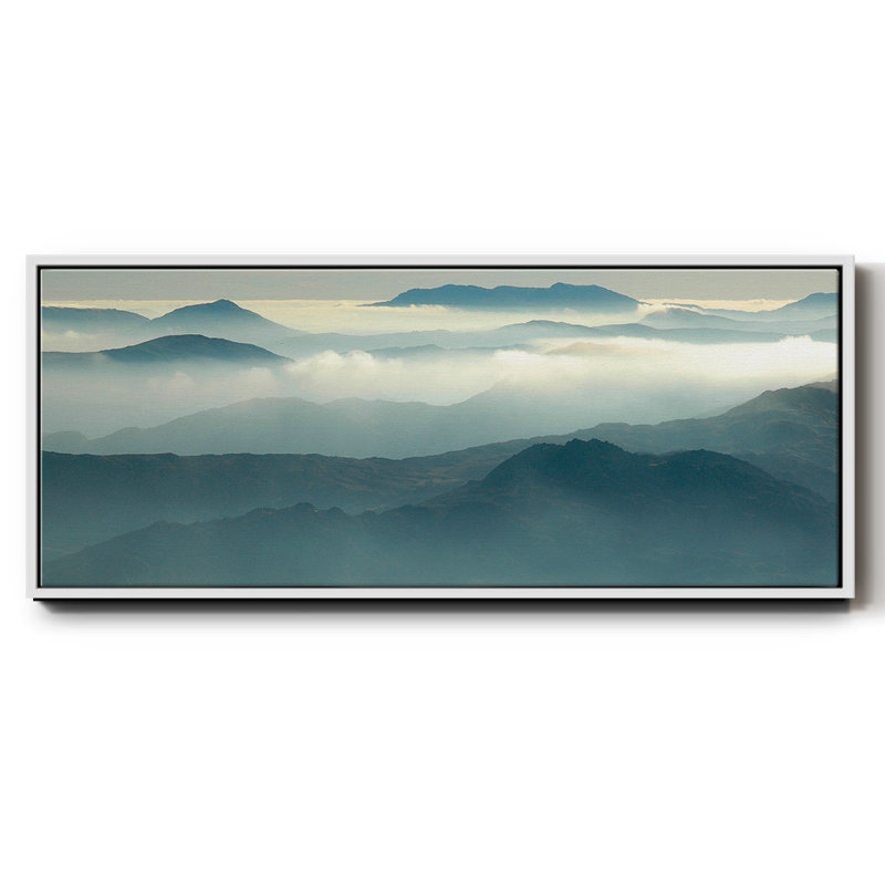 Au-dessus des nuages - toile encadrée, H 12 po x l 30 po