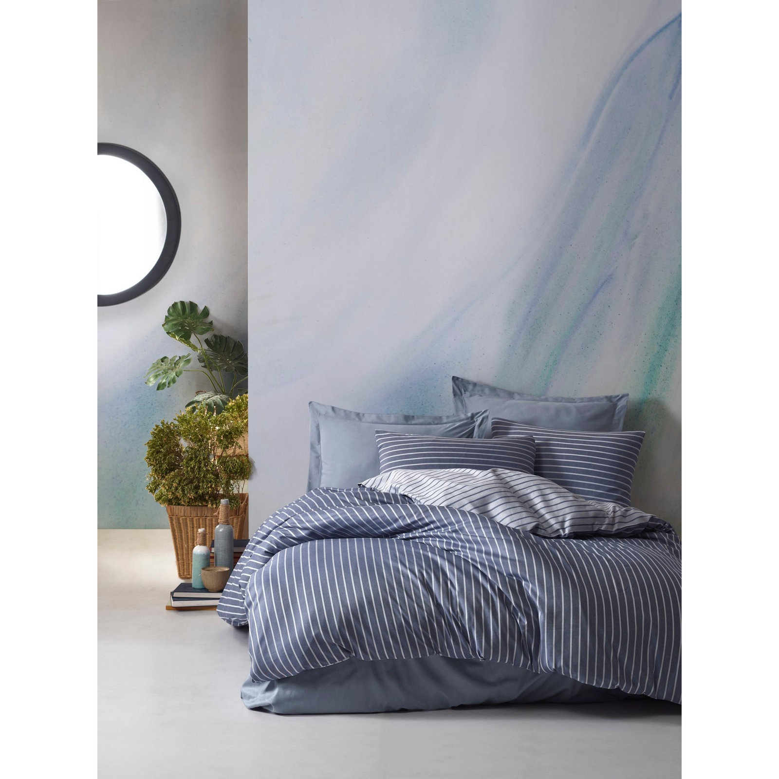 Carlen Duvet Cover Set, Blue, Full Duvet Cover + 2 24" x 28" Pillowcases