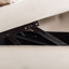 Chaise longue luxueuse avec rangement, accoudoirs roulés et garniture cloutée pour les espaces de vie modernes-92652614