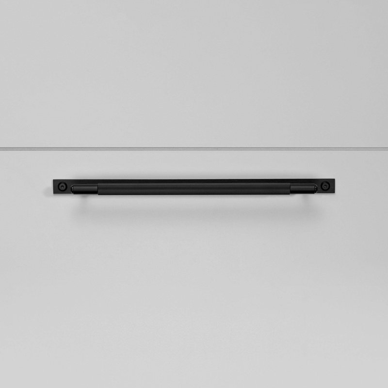 Pull Bar / Plate / Linear, 8 14/16", Black