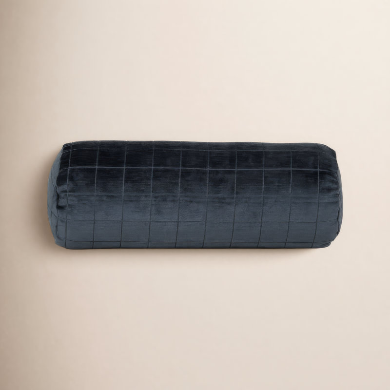 Coussin Sable Otterville, Motif géométrique ‑ bleu marine, Traversin H 8 po x l 20 po