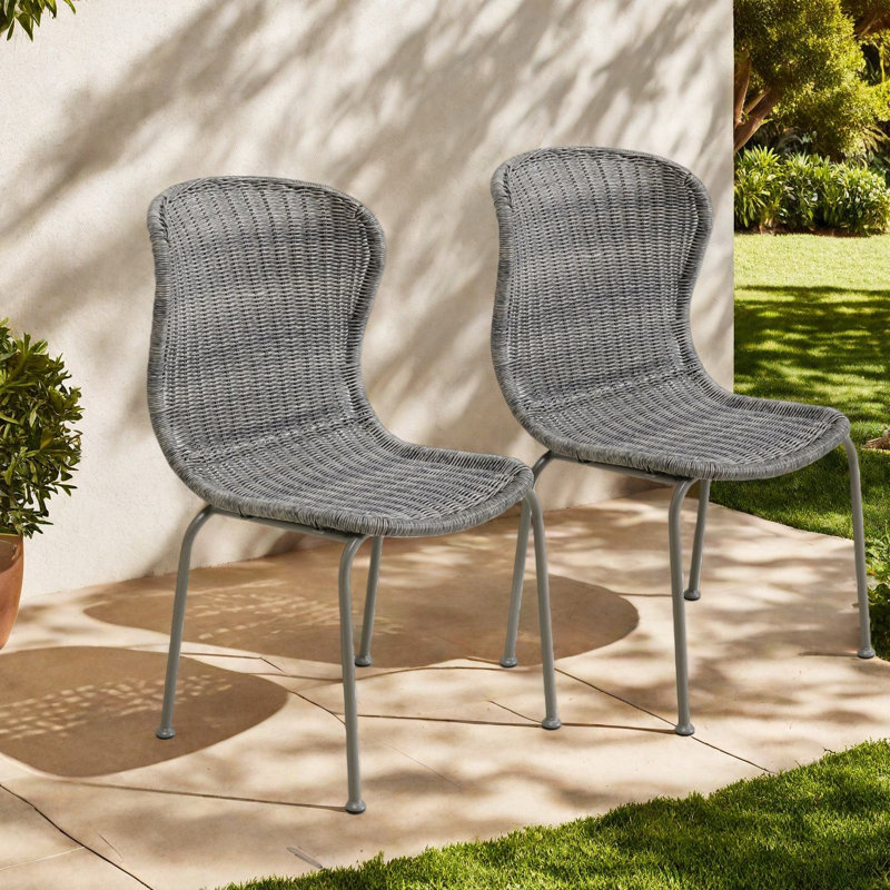 Chaises de patio compactes, ensemble moderne en rotin gris pour les repas en plein air