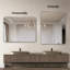 Miroir de salle de bain rectangulaire avec cadre en métal argenté.-77479951