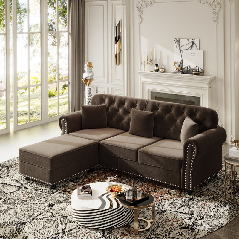 Canapé Chesterfield Mid-Century moderne en velours avec garniture cloutée, accoudoirs roulés et repose-pieds inclus, brun