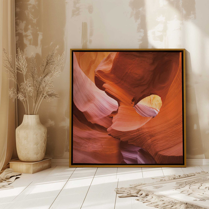 Sculpted by Time v1, impression, H 12,75 po x l 12,75 po x P 1,75 po, Cadre flottant noir satiné