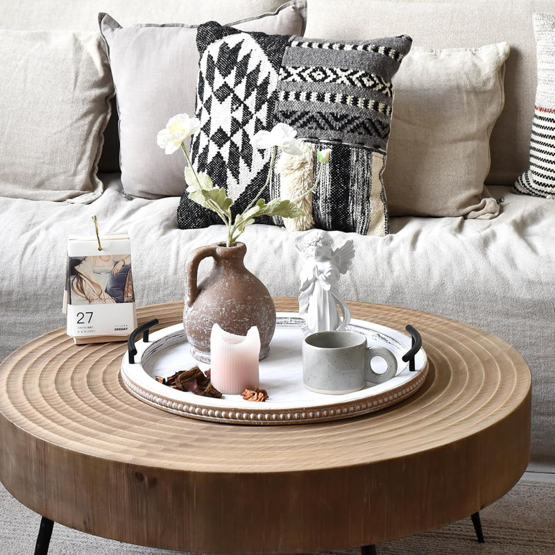 Plateau rond rond en perles avec poignées en métal pour un décor chic et décontracté