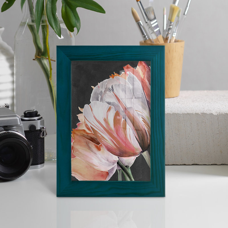 Pastel Parrot Tulips III encadré sur papier, H 8 po x l 6 po x P 1 po, Bleu