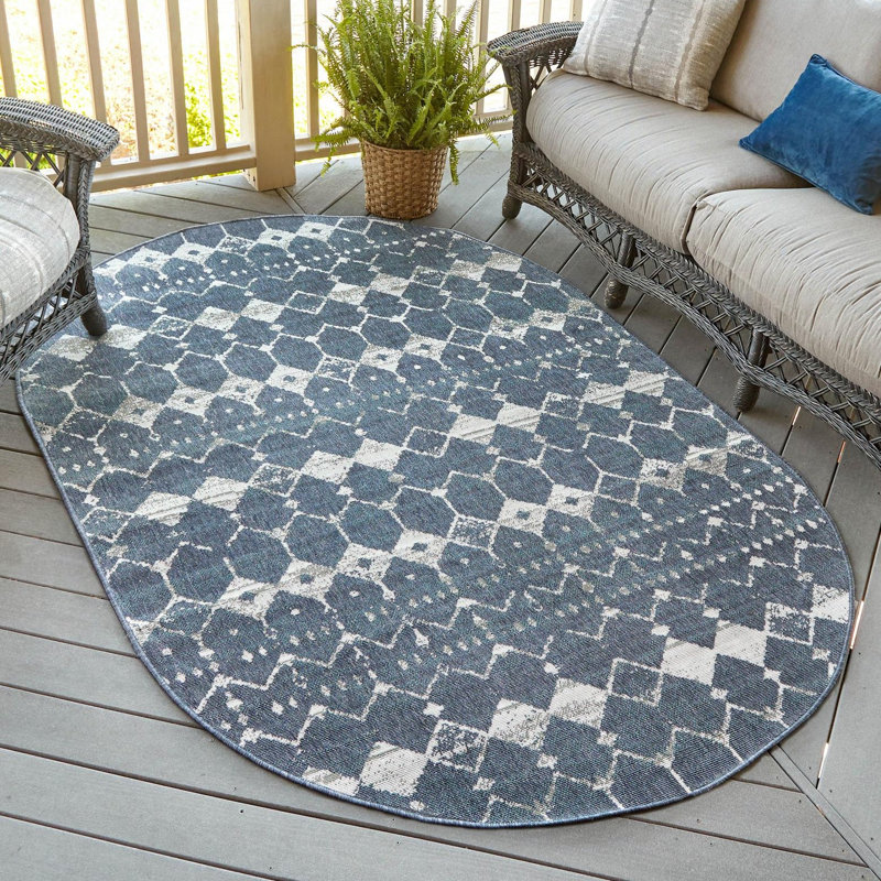 Geometric Indoor / Outdoor Rug, Oval 7'10" x 10'
