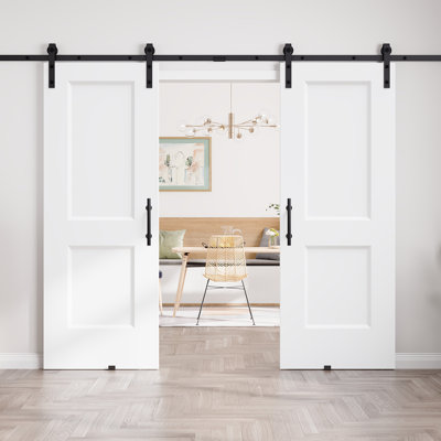 Panneau pré-assemblé, porte de grange coulissante de 80 po de hauteur et porte de grange en bois de finition blanche avec trousse de quincaillerie d'installation (comprend une poignée ronde noire)