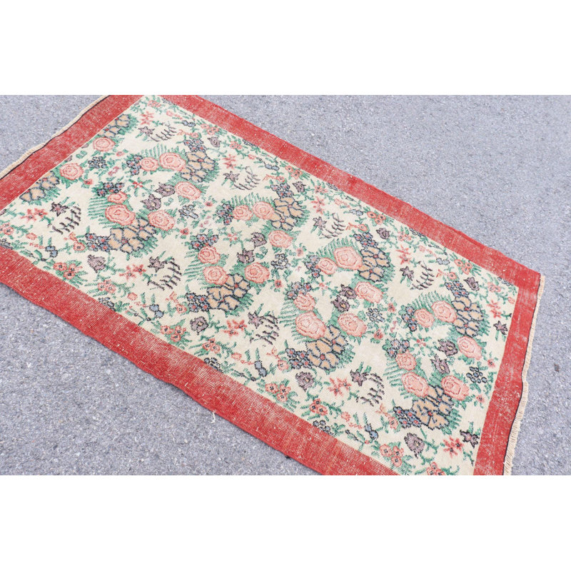 Tapis turc rétro à motif floral: élégant tapis décoratif tissé à la main avec des motifs traditionnels