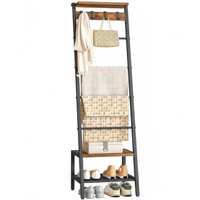 Blanket Ladder, 7-Tier Giraffe Shape Towel Rack For Living Room And Bedroom, 63.4" H Decorative Ladder Shelf With Hooks, Metal Frame, Industrial Style