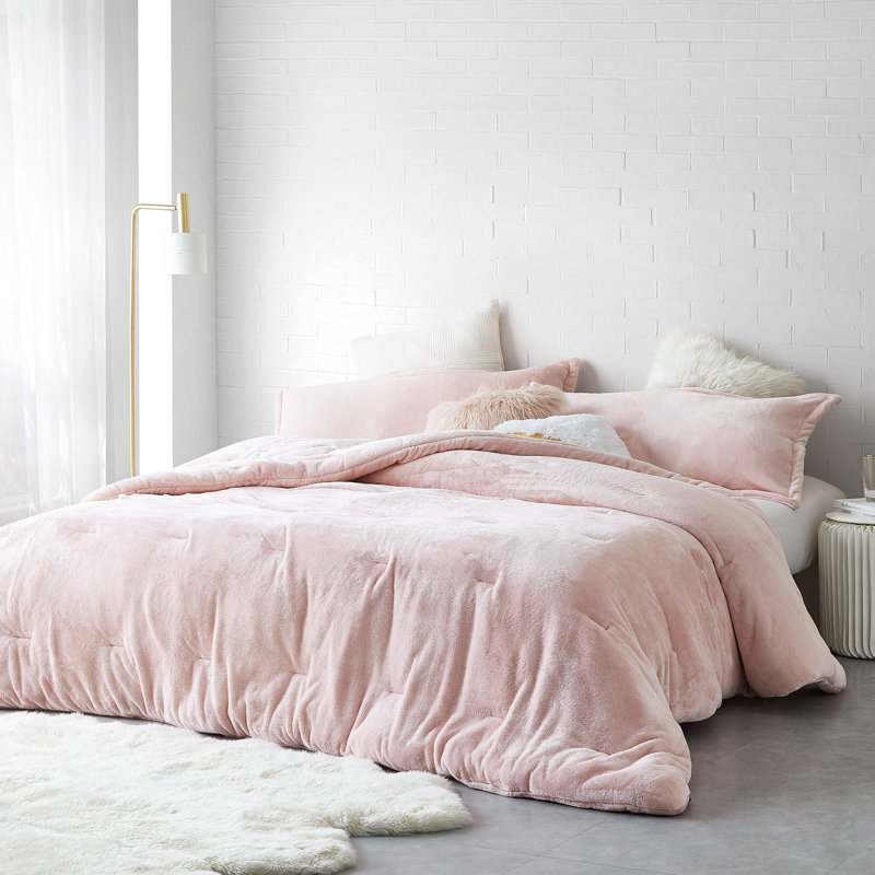 Me Sooo Comfy Coma Inducer Fleece Oversized Comforter Set, Queen Comforter + 2 Standard Shams, Pink