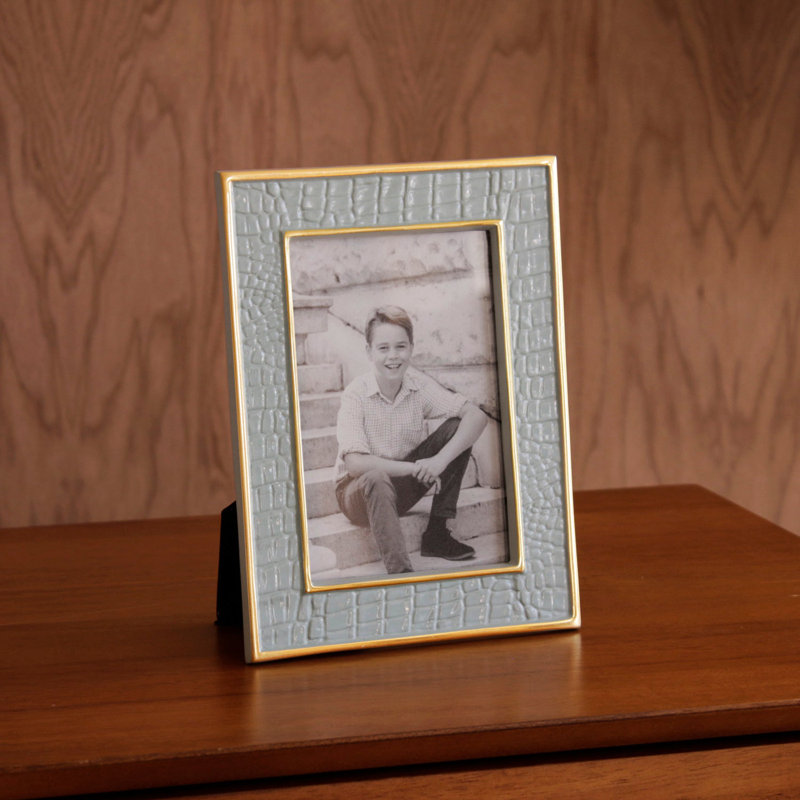 Encanto Croc Metal Picture Frame, Slate, 4" W x 6" H