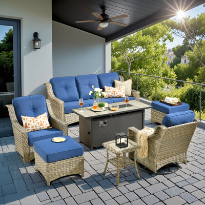 Ensemble de meubles de patio 7 pièces avec table de foyer d'extérieur de 54 po, chaises berçantes pivotantes en osier d'extérieur avec coussins confortables, ensemble de canapé à dossier haut toutes saisons pour cour ou pelouse
