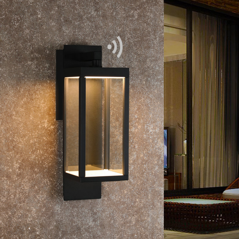 Pippas Aluminum LED Wall Light, Black