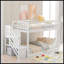 Lit superposé simple au-dessus d'un lit simple avec échelle et rangement