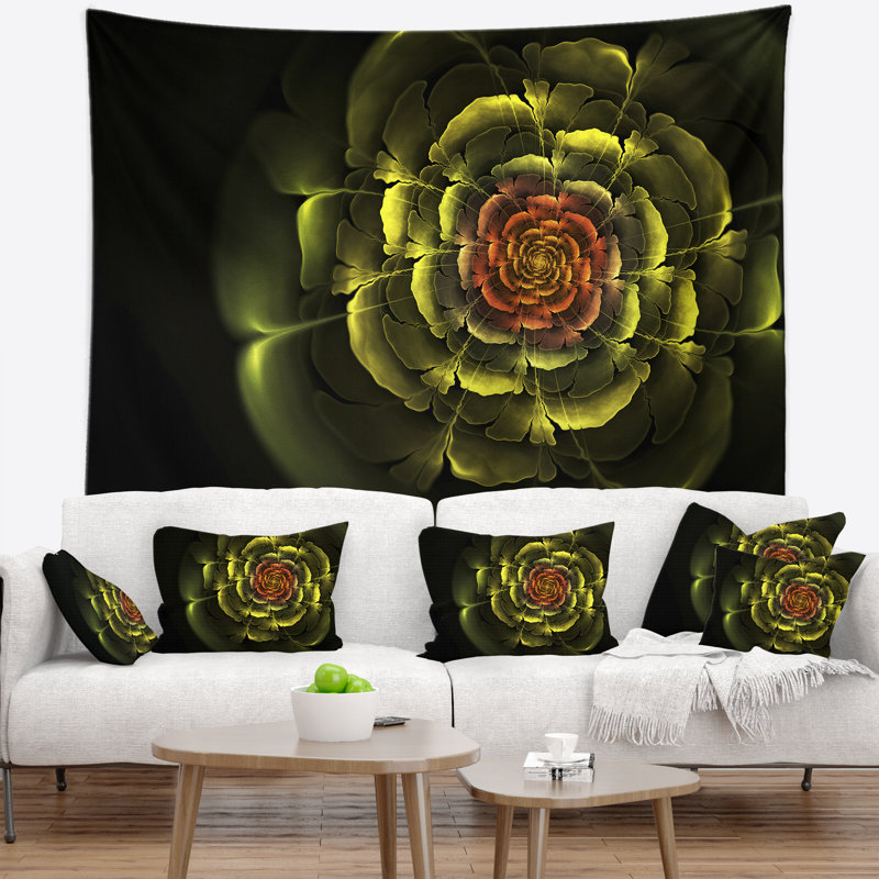 Motif floral rose jaune fractal en tapisserie foncée, H 32 po x l 39 po