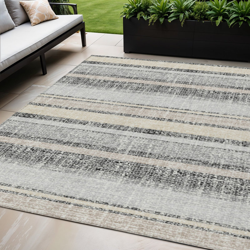 Tapis intérieur lavable rayé noir et argent 5 pi x 8 pi, Rectangle 5 pi x 8 pi