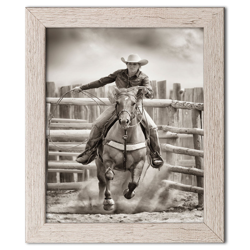 « cowgirle em », reproduction de photo, H 16 po x l 12 po x P 0,75 po, Papier encadré patiné