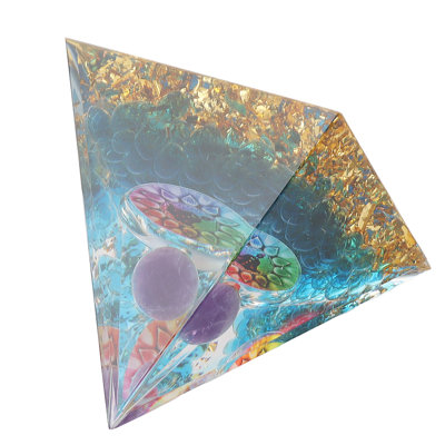 Pyramide de cristal à énergie positive, résine époxy pour la méditation