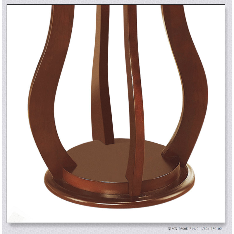 Table d'appoint ronde brune avec plateau en faux marbre, parfait pour rehausser la décoration intérieure et ajouter de l'élégance à n'importe quelle pièce.