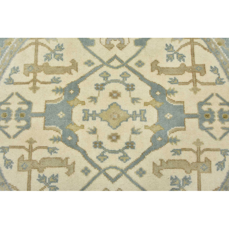 Tapis blanc unique de 4 pi 11 po x 5 pi 1 po