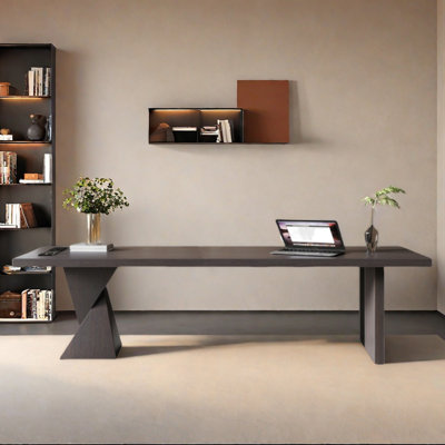 Bureau minimaliste pour l'étude à domicile avec une forme spéciale