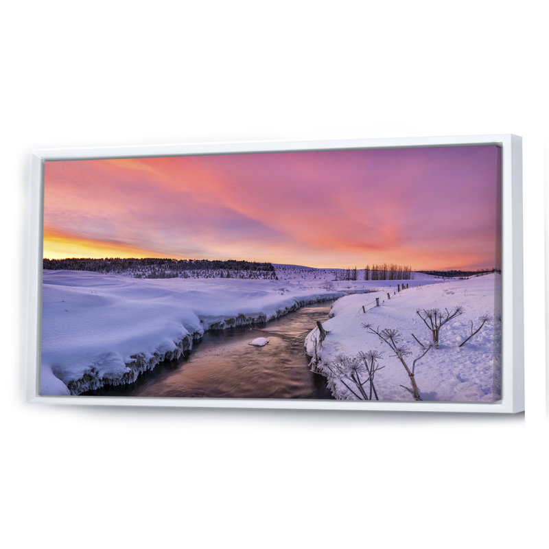 Coucher de soleil sur la rivière «Winter Sunset River», H 8 po x l 12 po x P 1 po, Cadre blanc