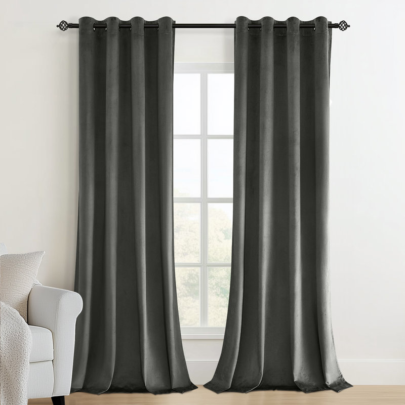 Paire de rideaux occultant avec œillets Ike, L 52 po x L 96 po, Noir