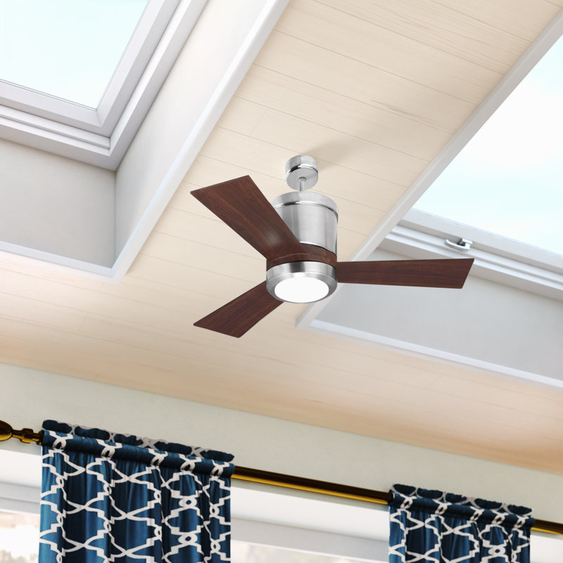 Ventilateur de plafond à DEL Rodrick, 56 pouces, Acier brossé avec pales argentées / noyer