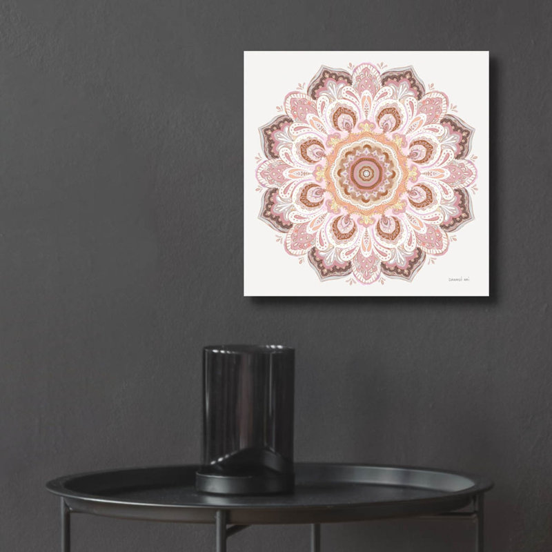 «Goa Mandala 2» par Danhui Nai, art mural en verre acrylique, H 12 po x l 12 po x P 0,13 po
