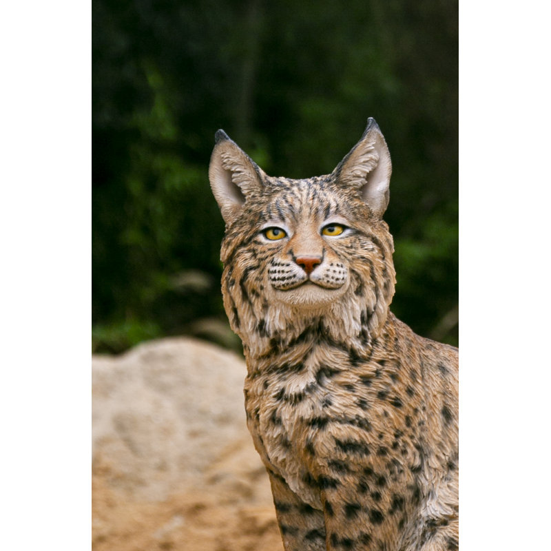 Sitting Bobcat Statue