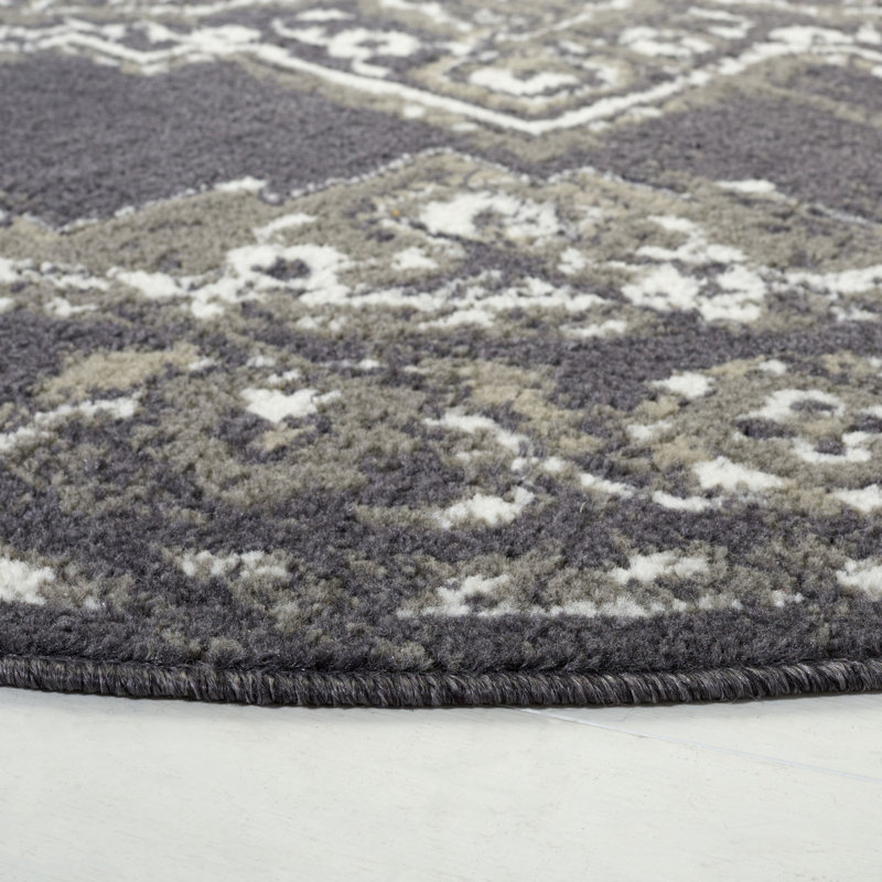 Pyramid Performance Oriental Rug, Round 6'7"