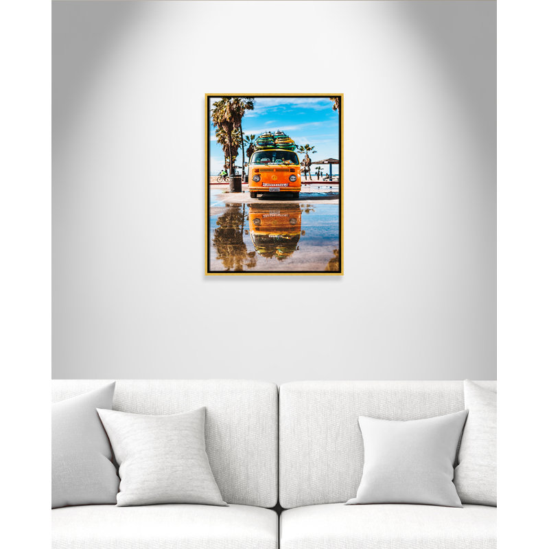 «Coastal Cruiser» par Tyler Nix, Pas de tapis, Cadre flottant doré, H 25,5 po x l 19,5 po x P 2 po