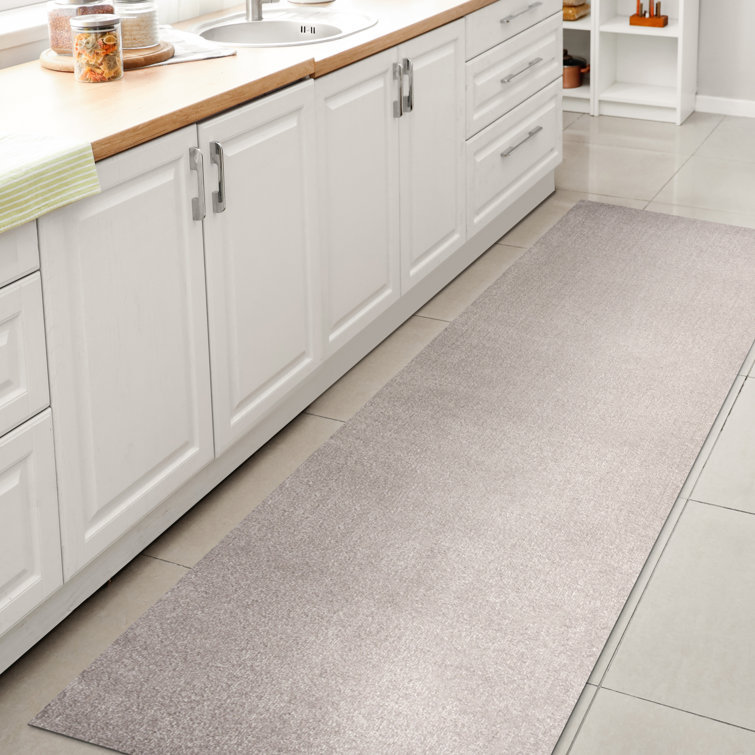 Rectangle Berthena Solid Color Machine Woven Polyester Area Rug in Light Gray