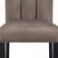 Magnifique ensemble de 2 chaises en microfibre touffetée et capitonnée Channel