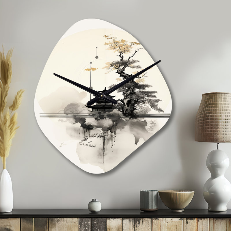 «Asian Art Samurais Landscape II - Asian Art Unique Shape», horloge murale, Petit