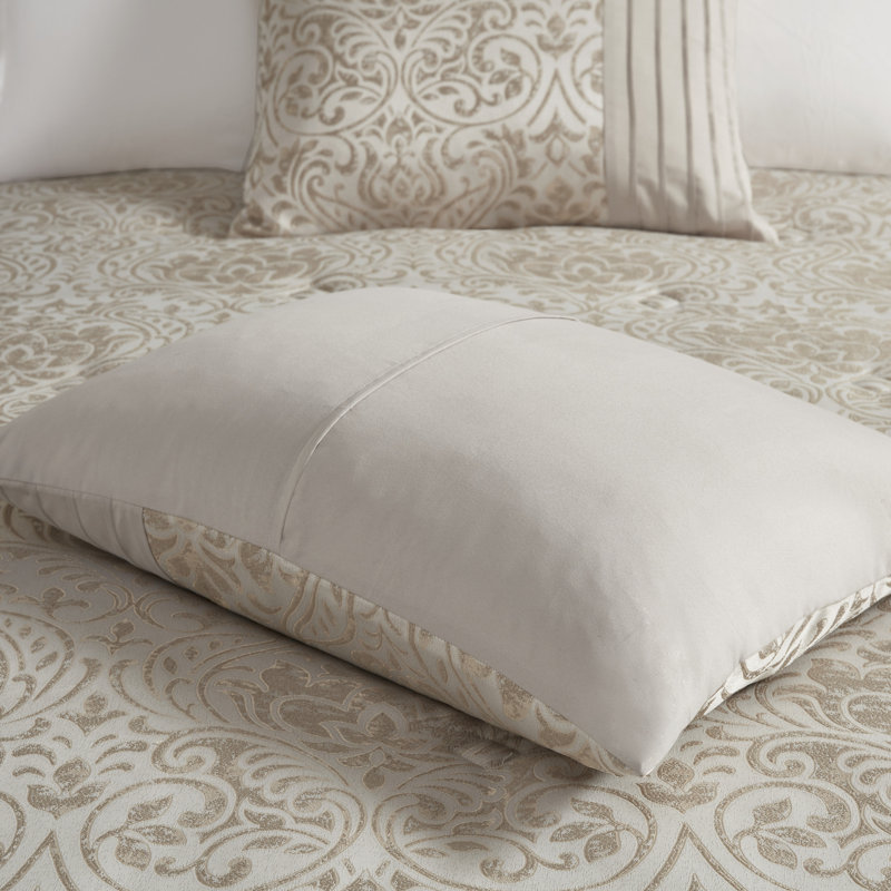 Luxurious Jacquard Bedding Sets, Polyester, Traditional Elegance For Home