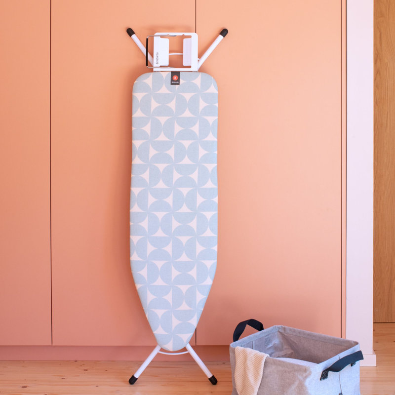 Planche à repasser moyenne avec repose-fer à vapeur taille B de Brabantia, Brise fraîche