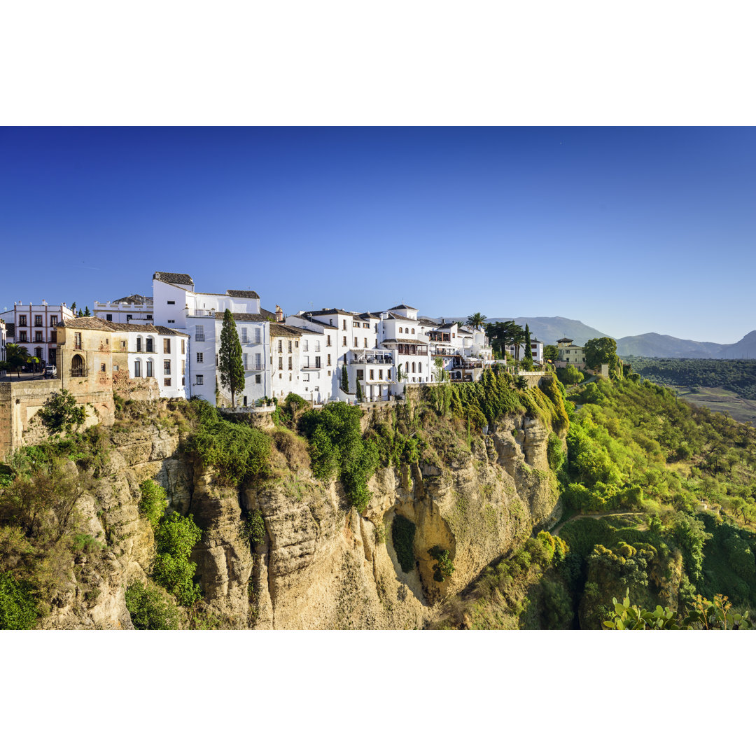 Ronda - Spain's Cliffside Town von SeanPavone - Leinwand-Kunstdrucke