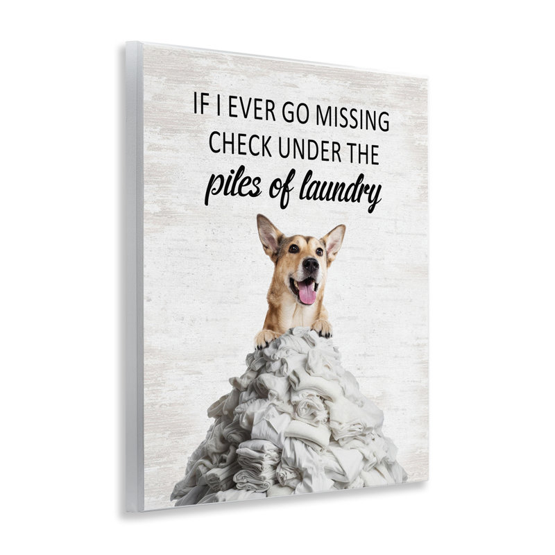 Plaque murale Piles Of Laundry