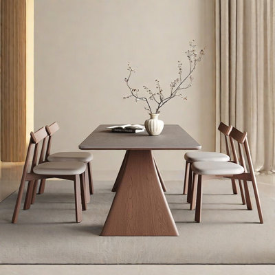 Simple table de salle à manger et ensemble de chaises de couleur noyer.