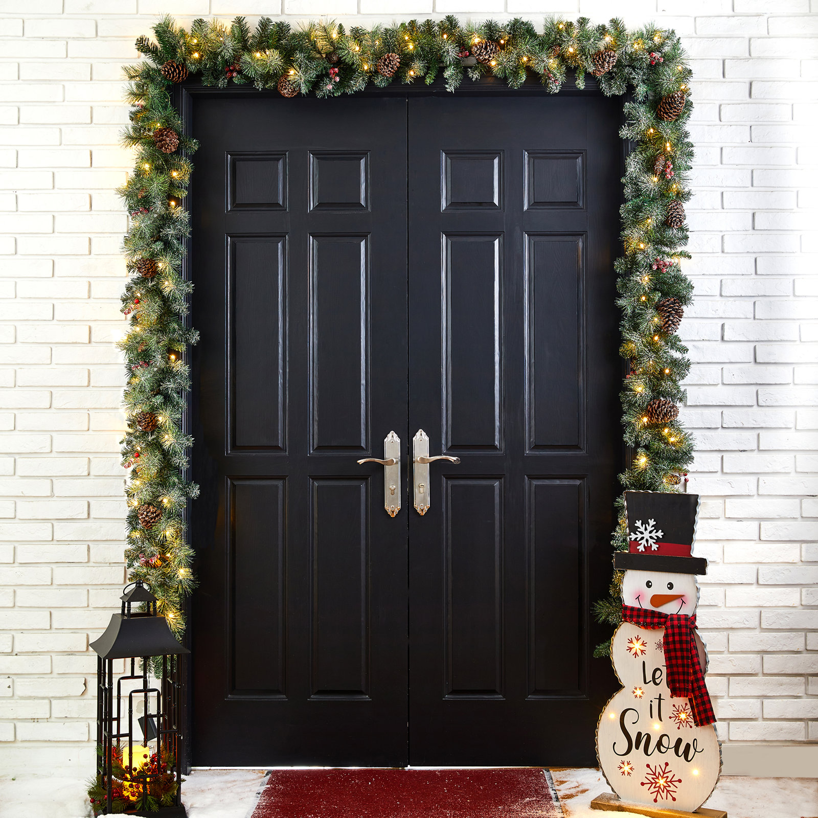 Soperton 9ft Glittered Christmas Garland with Lights and Pinecones