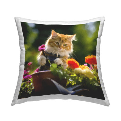 Coussin décoratif imprimé Spring Gardener Kitten par Sean Parnell