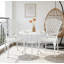 Ensemble de 2 bistro de patio, aluminium coulé, ensemble d'extérieur avec trou pour parasol, ensemble de table et de chaises 3 pièces, ensemble de bistro pour cour / jardin / pelouse, blanc
