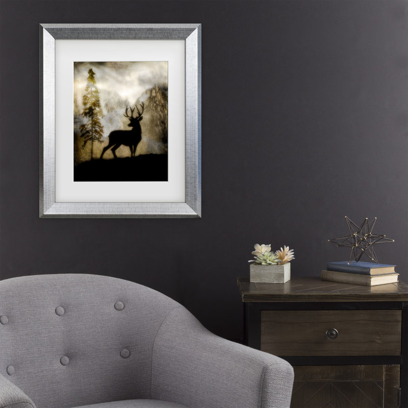 «Light Mystic Deer», art encadré mat, H 17,5 po x l 14,5 po x P 0,75 po, Argent