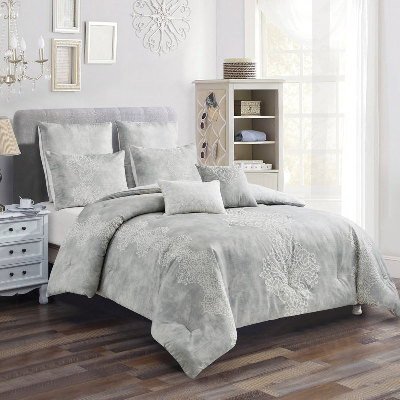 Ensemble d'édredon Indra, Grand édredon, 4 taies décoratives et 2 coussins