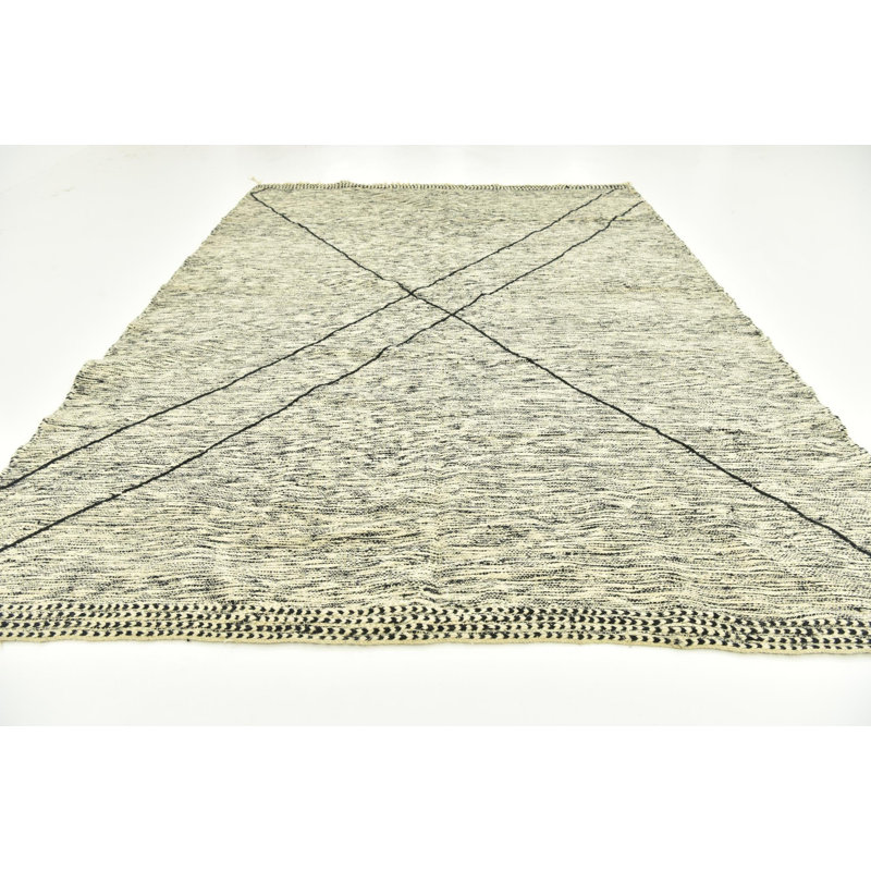 Tapis noir Kalmanovitz