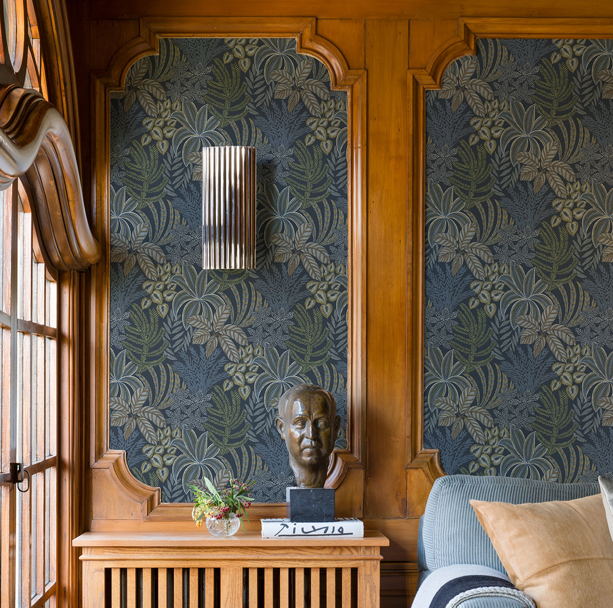 Ackland Floral Wallpaper, Navy