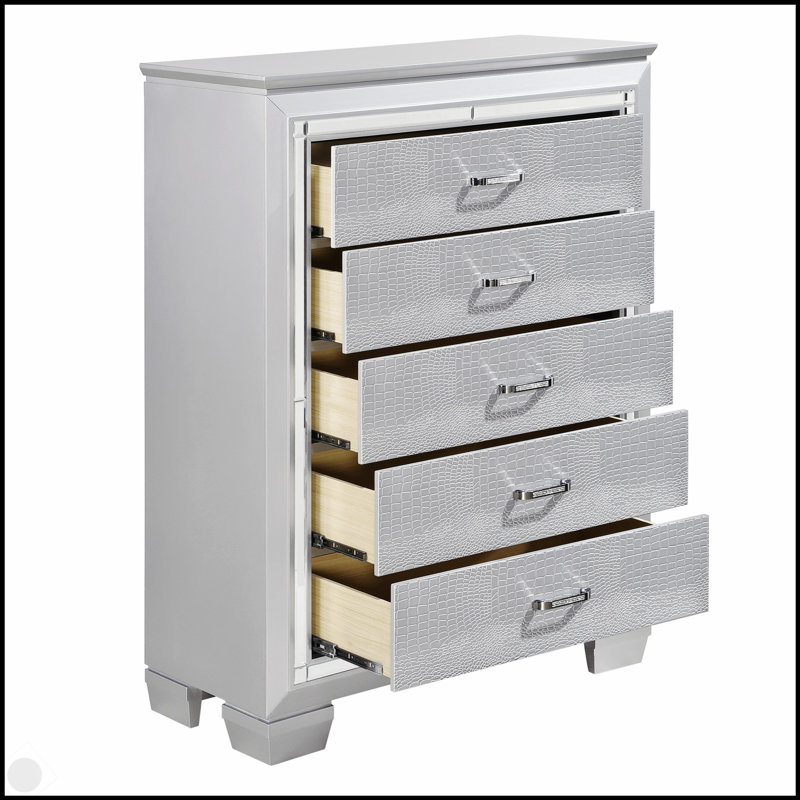 Commode glamour à finition argentée 1 pièce avec 5 tiroirs en queue d'aronde et façades en faux alligator pour les chambres élégantes